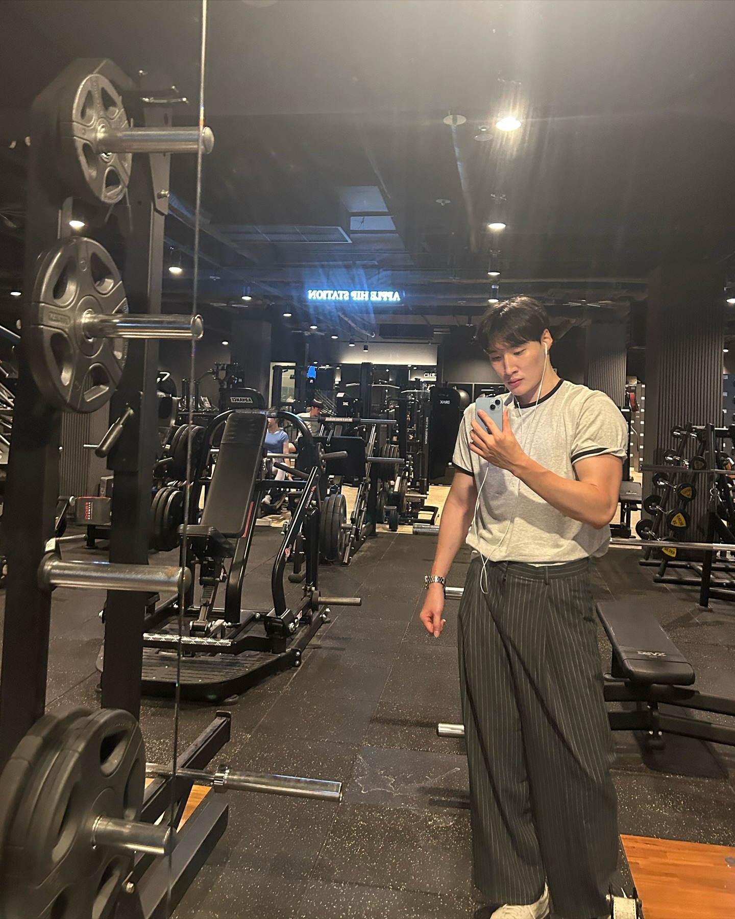 회식하고 운동함