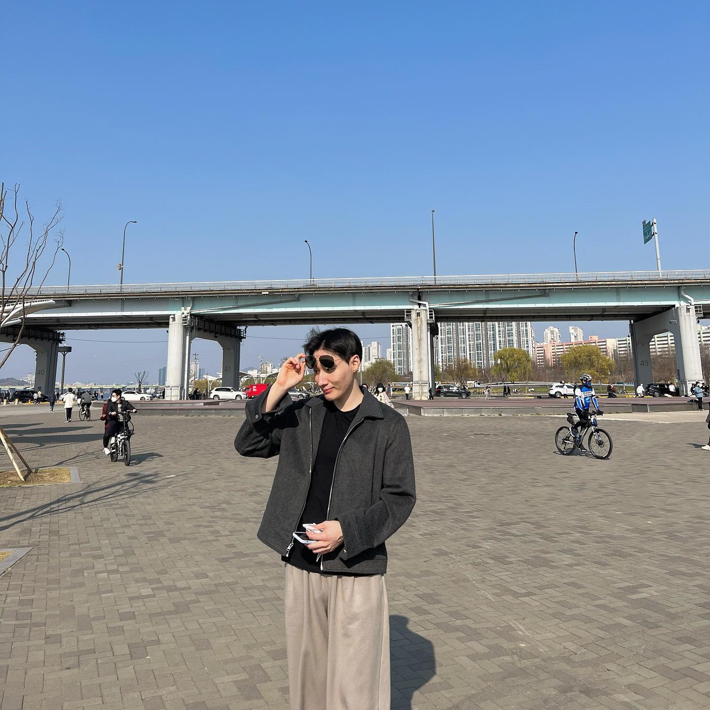 Instagram post by hongsoohyuk