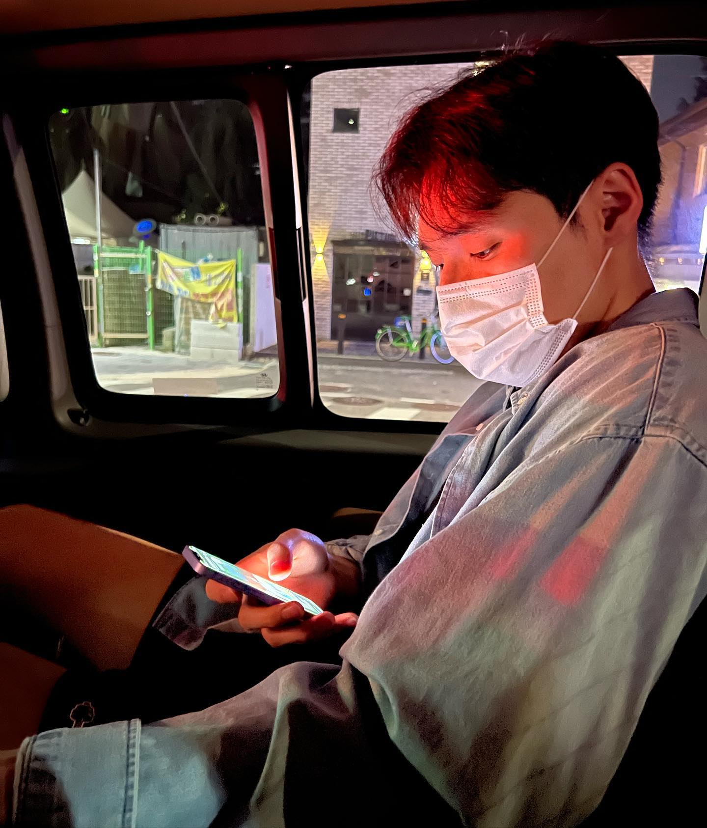 Instagram post by hongsoohyuk